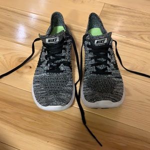 Nike Free Run Flyknit shoes